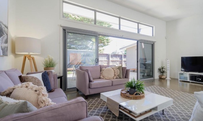 Cowes Maison | Living The Beach Dream - Pets, WiFi, 4 bdrm, 450m Shops