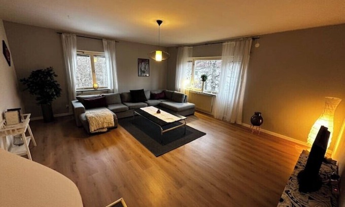 Ljungaverk Maison | Ljungaverk 110kvm lägenhet med 3 sovrum öppen spis