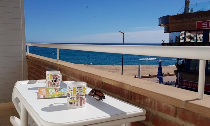 Lloret Town Center Appartement | LLORET CENTRE APPARTEMENT VUE LATÉRALE MER A 2 MIN DE LA PLAGE ET DES ACTIVITES