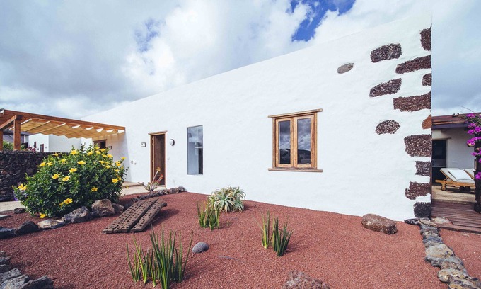 Haria Maison | Located directly at the sea, with a lot of sunny terracces