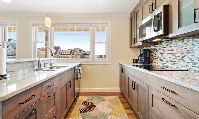 Pine Point Copropriété | Located directly on the white sands of Pine Point Beach.