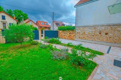 Sainte-Genevieve-des-Bois Villa | Location Cosy Paris - villa Emeraude