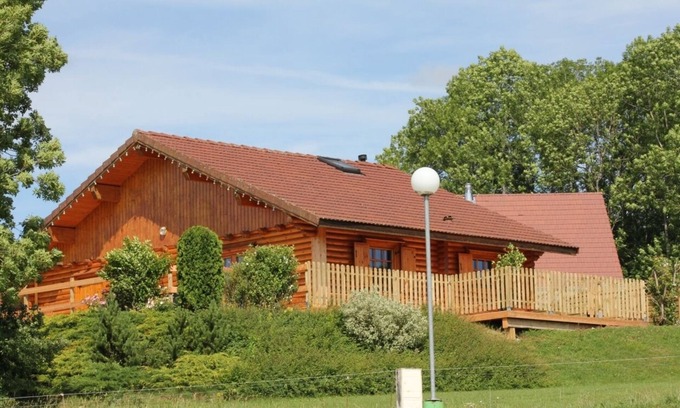 Le Latet Chalet De Ski | location chalet jura et vacances à la ferme