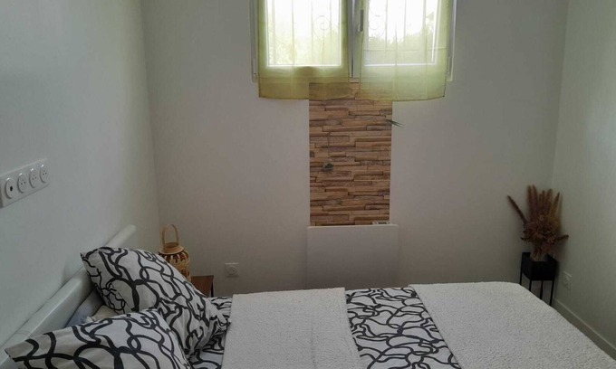 Villemomble Maison | Location chambre sdb salon cuisine animaux bienvenus.