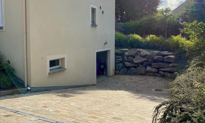 Levis-Saint-Nom Maison | Location Espace Extérieur Pour Tournage