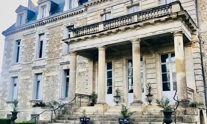 Langon Autre | Location Grand Appartement Meublé Dans un Château Prés de Langon