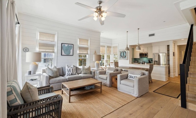 Beach District Maison | LOCATION, LOCATION, LOCATION! STEPS to WATERCOLOR Beach Club! Walk to Seaside,