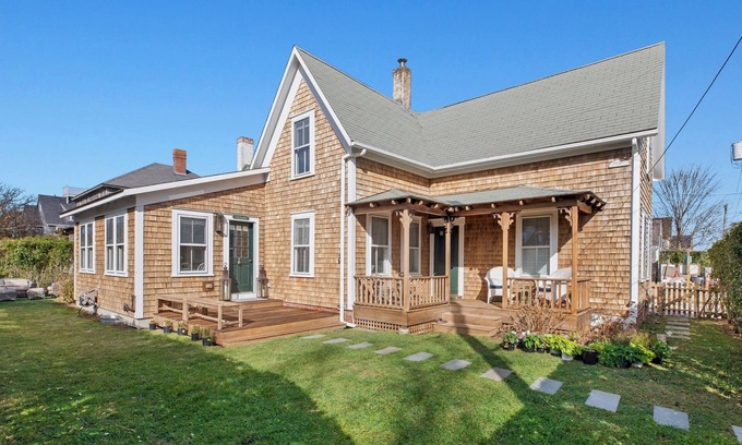 Brant Point Maison | Location, Location. Charming, recently renovated house near beaches and town.