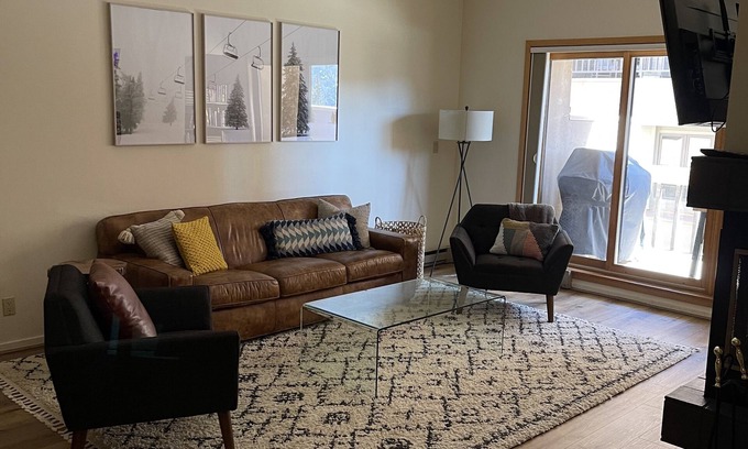 Purgatory Copropriété | Location location location!! - Newly Renovated - Steps from the slopes!