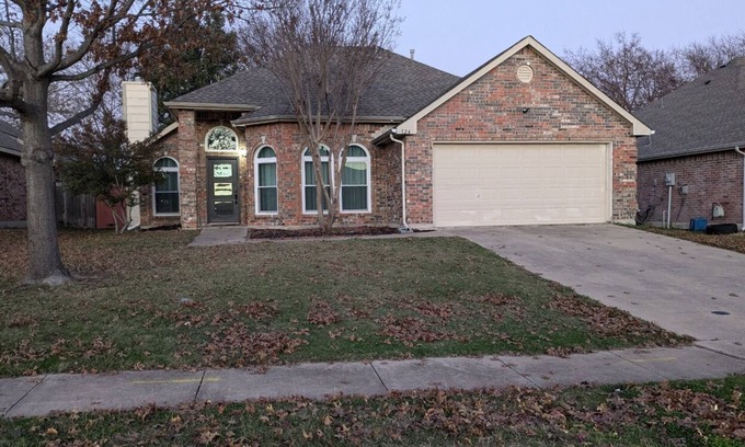Elmo Maison | Location! Location! Rare find. Three bedroom two bath house located in Rockwall.