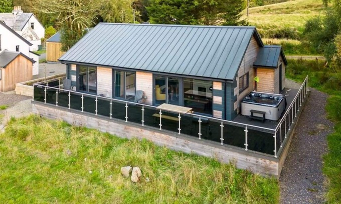 Dalmally Cabine | Loch Awe Lodge with Stunning Views Ardbrecknish