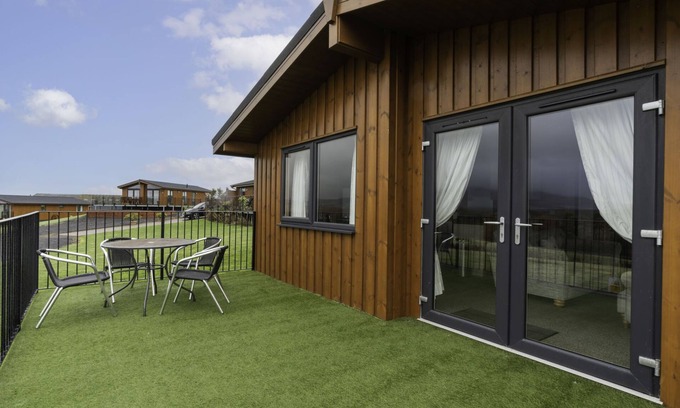 Kinross Maison | Loch Leven Lodge 21 by Interhome