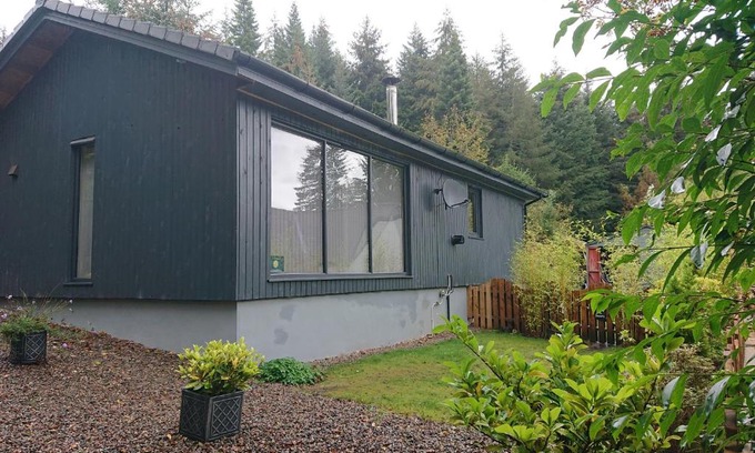 Loch Ness Cabine | Loch Ness Highland Cottages with partial Loch View