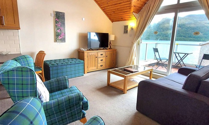 Kinloch Rannoch Maison | Loch Rannoch Highland Club. Lochside Lodge 8