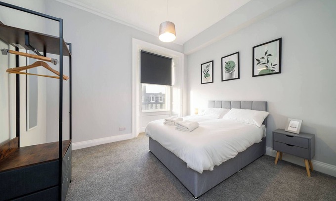 Montrose Appartement | Lochside Apartments Apt C
