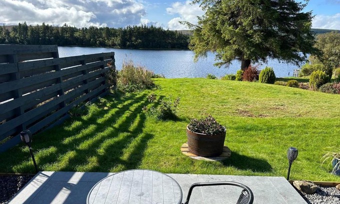 Lairg Maison | Lochside Lodge Pod
