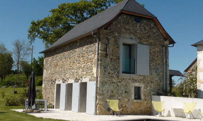 Lucq-de-Bearn Cottage | Gîte classé 4 étoiles NN, avec piscine, dans une ancienne ferme béarnaise