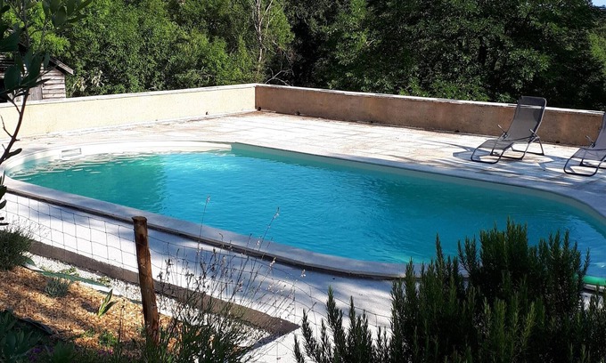 Cours Maison | Gîte T3 de caractère avec jardin privé et piscine partagée