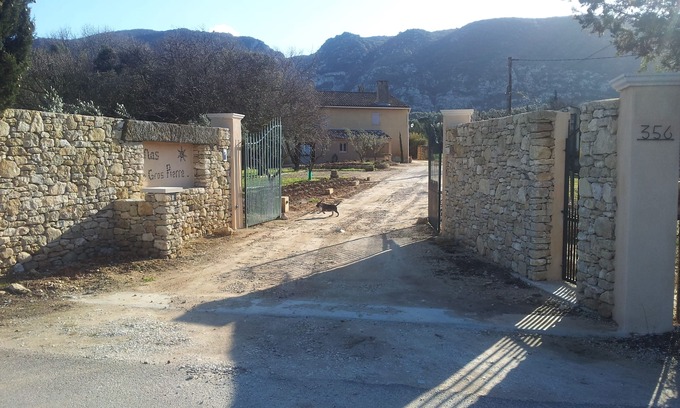 Maubec Cottage | Gîte " Thym", 4 pers. En campagne mais proche commodités......