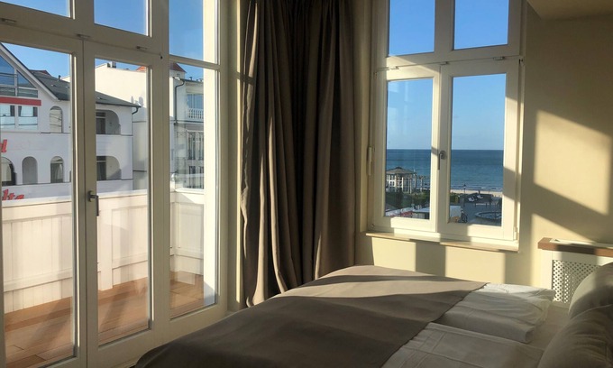 Binz Hôtel | LOEV - VELA Hotel
