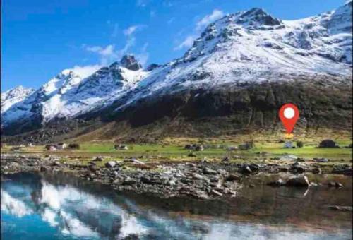 Flakstad Appartement | Lofoten Fjord Apartment - Kvalvika Beach & Ryten