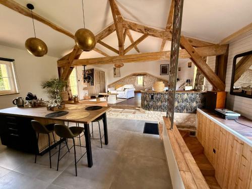Lussan Appartement | Loft élégant au cœur de la campagne avec SPA privé
