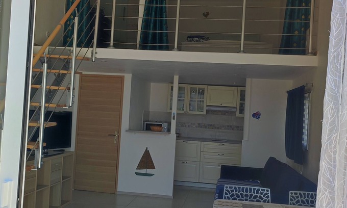 Saint-Cyr-sur-Mer Cabine | LOFT 40 M2 4 personnes avec jardin et jacuzzi luxe