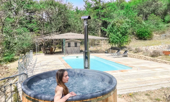 Mollans-sur-Ouveze Maison | Loft au pied du Ventoux avec piscine, jacuzzi et balnéo.
