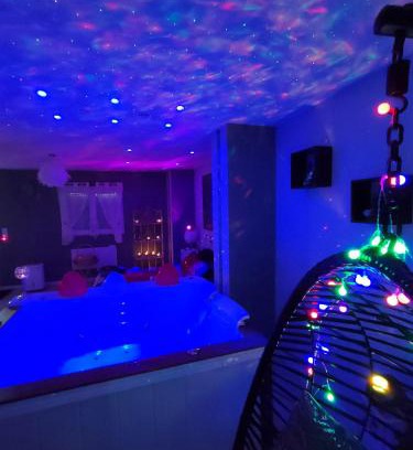 Ochancourt Lit Et Petit-Déjeuner | Loft avec Baignoire SPA LÉcrin Romantique
