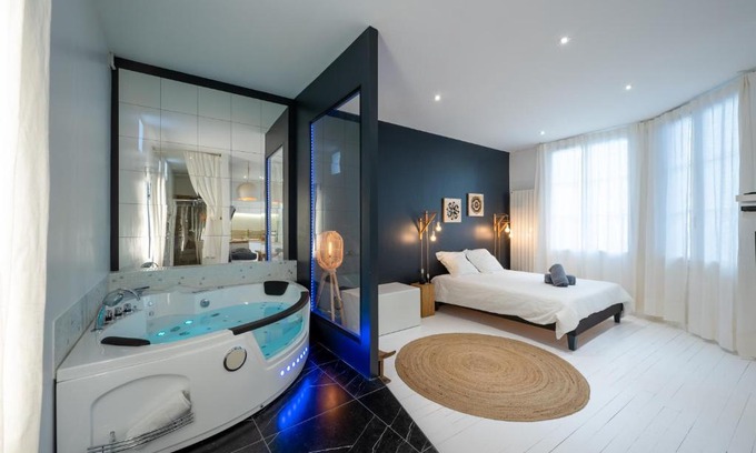 Marengo - Jolimont Appartement | LOFT Clim - Jacuzzi Centre Gare - Parking gratuit