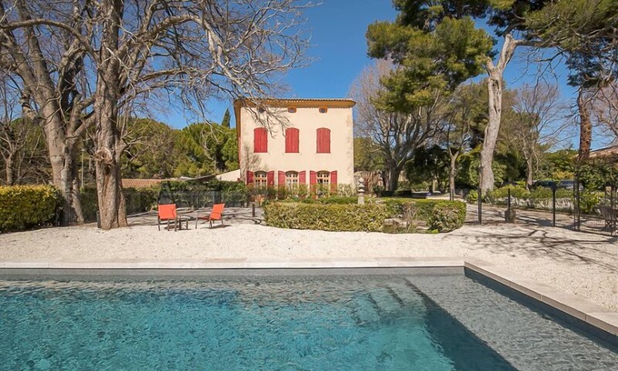 Aix-en-Provence Maison | Loft dans bastide du XVIIIeme, piscine, terrasse en Rez-de-jardin 100m2, parc