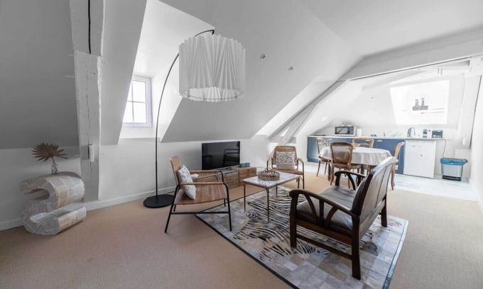 Gannat Appartement | Grande Maison Design, 180m2, 10 voyageurs, Parking & Jardin