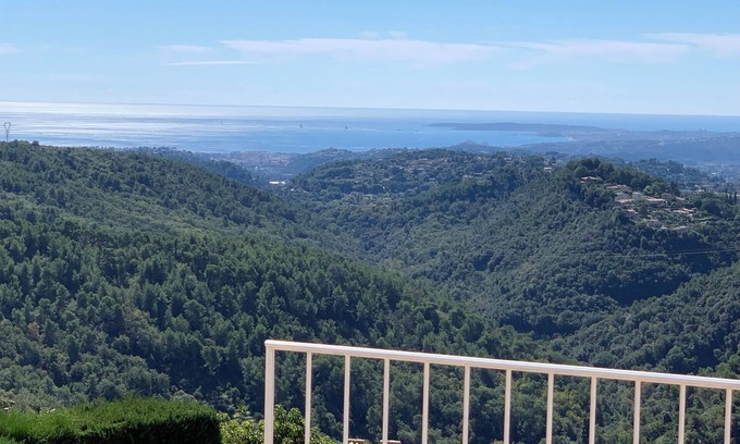 Saint-Jeannet Appartement | loft dans village provençal avec espace bien être spa sauna fitness avec vue mer