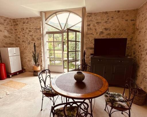 Saint-Hippolyte-du-Fort Maison | Loft la Traversière