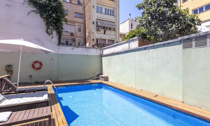 la Vila de Gracia Appartement | Loft près de la Sagrada Familia 6 pax Piscine & Terrasse -WiFi gratuit