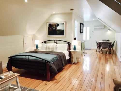 Richmond Maison | Loft Over The Vines