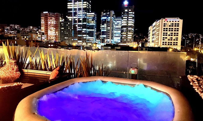 Santa Ana Appartement | Smart Penthouse, terrasse, jacuzzi, cheminées, cinéma, barbecue, douche d'hydromassage