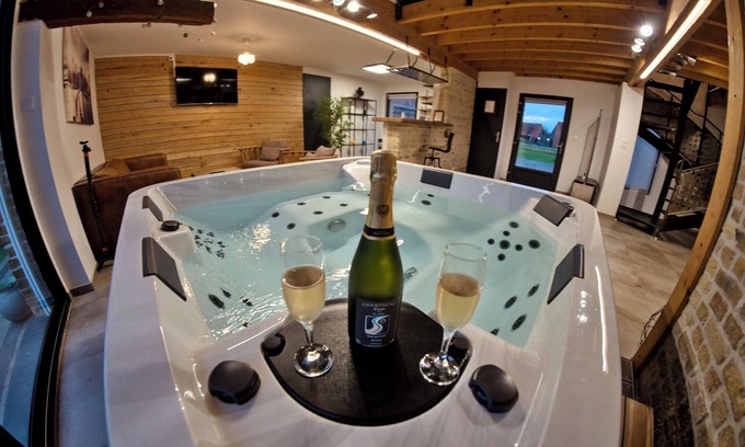 Gravelines Maison | Loft Terre Jacuzzi and sauna Gravelines