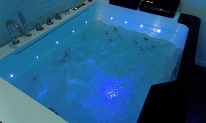 Faubourg North Appartement | Loft with jacuzzi and Sauna Darcy / suite and spa 21