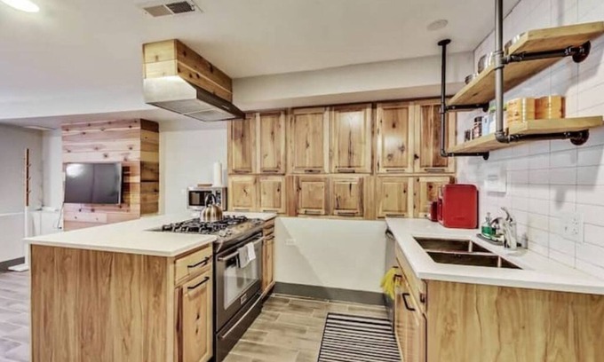 Tri-Taylor Appartement | Lofty 2Bd/Ba Med District