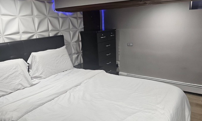 Hempstead Maison | Lofty Cozy Suite near Nassau Coliseum and Hofstra University