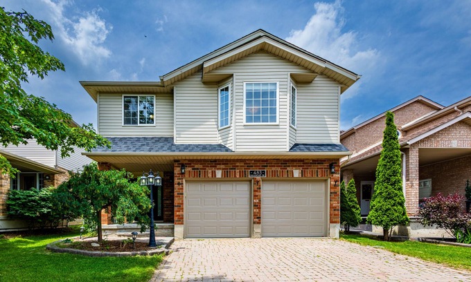 Waterloo Maison | Lofty Heights: Two-Story Charm