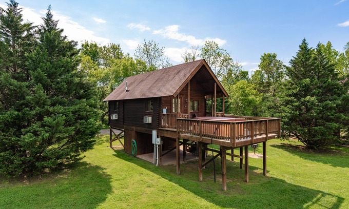 Rileyville Cabine | Log Cabin, bain à remous 6 personnes! Plus de 150 verges de la rivière!