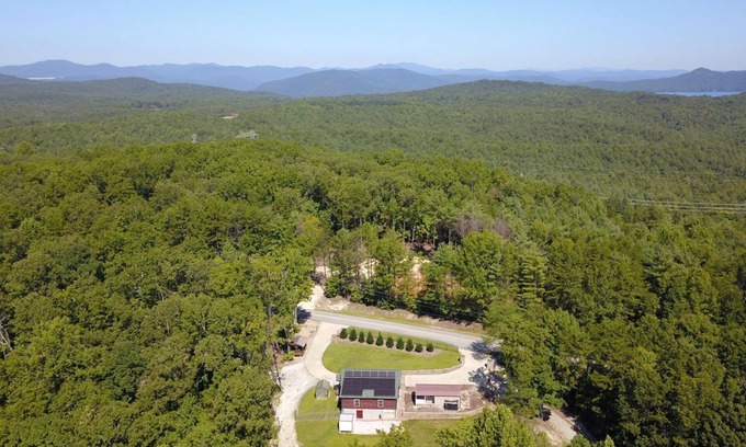 Salem Cabine | Log Cabin in the Foothills of the Blue Ridge Mountains, Lake Jocassee - Keowee