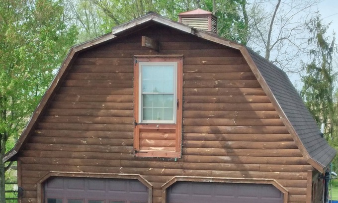Cochranville Appartement | Log Cabin studio loft w/yard, firepit, woods, and stream! Many nearby ammenities