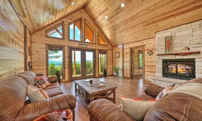 Tuskahoma Cabine | Log Cabin with Million Dollar View! “The Time Out” Secluded property
