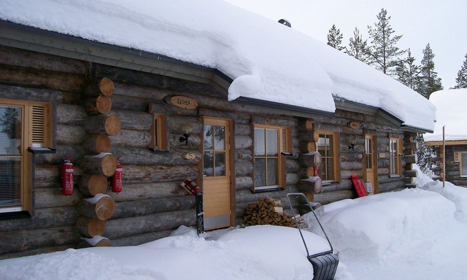 Akaslompolo Cabine | Cabane en rondins avec sauna, feu de bois et vue sur la forêt