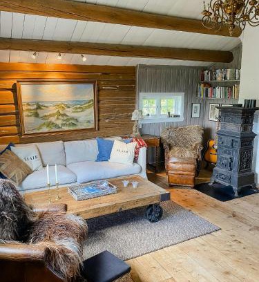 Austbygde Maison | Log Cabin With View Of Gaustatoppen
