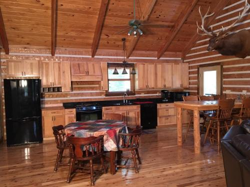 Ocklawaha Maison | Log Home Guest House