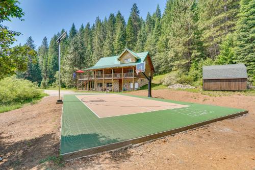 McCloud Maison | Log Home on 60 Private Acres By Mt Shasta Ski Park